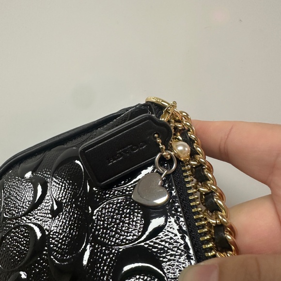 NWT! RARE! Coach F22698 Women's Large Wristlet 19 In Black Signature Leather - Picture 8 of 9